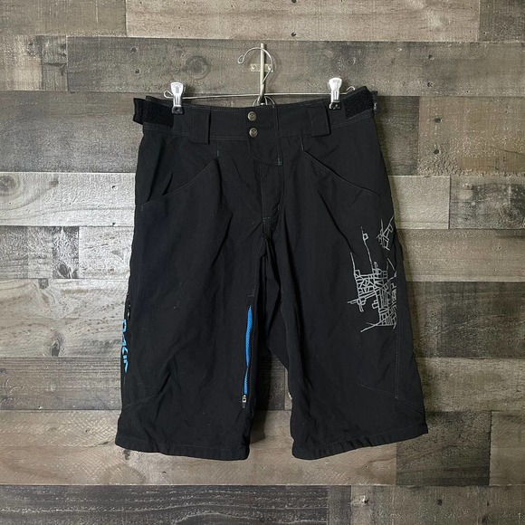 SOLD Dakine 8 Track Bike Shorts Small - Picture 1 of 2